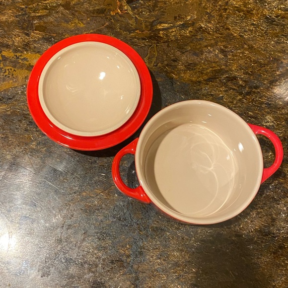 Le Creuset Kitchen Le Creuset Holly Mini Cocotte Christmas New In